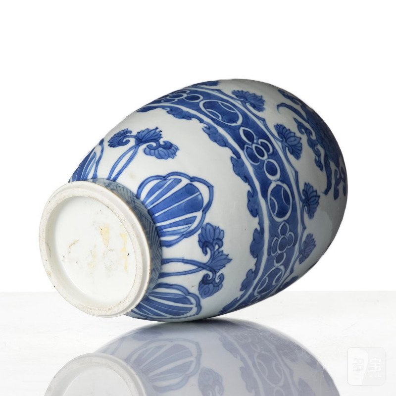 A blue and white 'floral' jar, - 图6